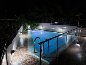 Violet Studio με πισίνα, Volos